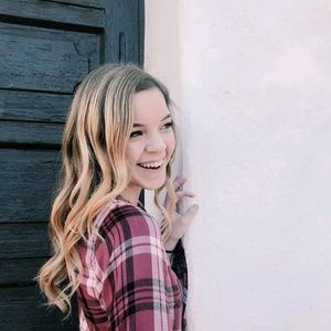 Meet your Posher, Rebekah